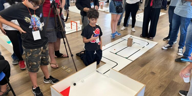Alunos da Manaós Tech irão representar o AM na Olimpíada Brasileira de Robótica