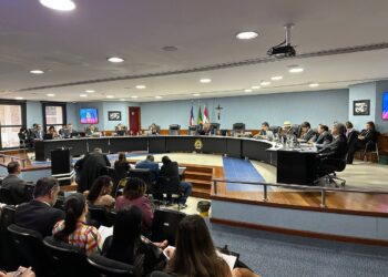 TCE-AM multa prefeito de Tabatinga por irregularidades na gestão de consórcio público de saúde