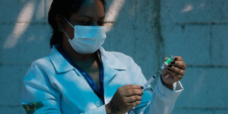 Repasse do pagamento do piso da enfermagem será feito até 21 de agosto