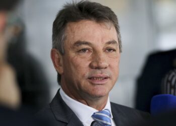 Justiça Eleitoral cassa mandato do governador de Roraima