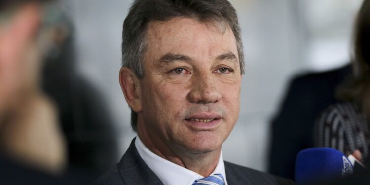 Justiça Eleitoral cassa mandato do governador de Roraima