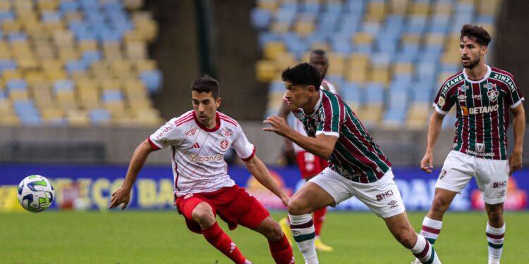 De olho na final da Libertadores, Fluminense e Internacional jogam no Maracanã