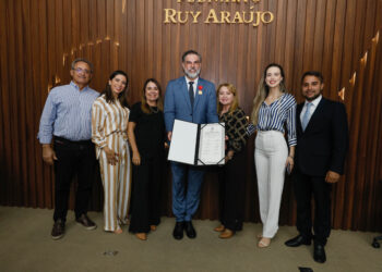 Diretor Jurídico do Tribunal de Contas é agraciado com Medalha Ruy Araújo