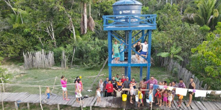 Defesa Civil do Amazonas leva água potável para 12 comunidades ribeirinhas em Eirunepé