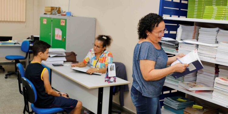 Secretaria de Educação lança edital de PSS para seleção de novos diretores escolares