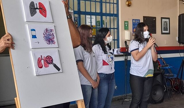 Prevenção e pesquisa científica: FVS-RCP destaca exposição de tuberculose em congresso nacional de Medicina Tropical