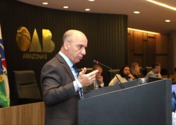 Presidente do TCE-AM palestra em congresso de direito tributário na OAB Amazonas