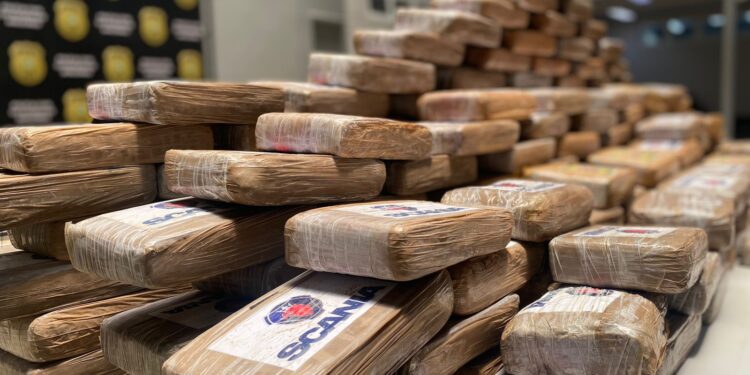 Polícia Civil apreende cocaína avaliada em cerca de R$ 16 milhões