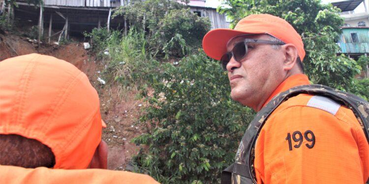 Prefeitura registra 3 ocorrências devido a rajadas de vento em Manaus