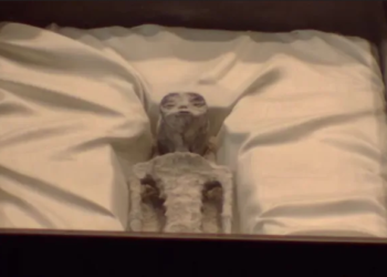 Supostos corpos de extraterrestres são exibidos em audiência no Congresso do México