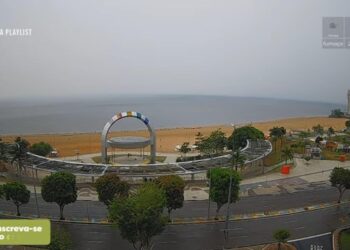 Fumaça de queimadas encobre Manaus mais uma vez