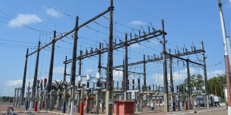Manaus registra pico de consumo de energia e sobrecarga no sistema elétrico