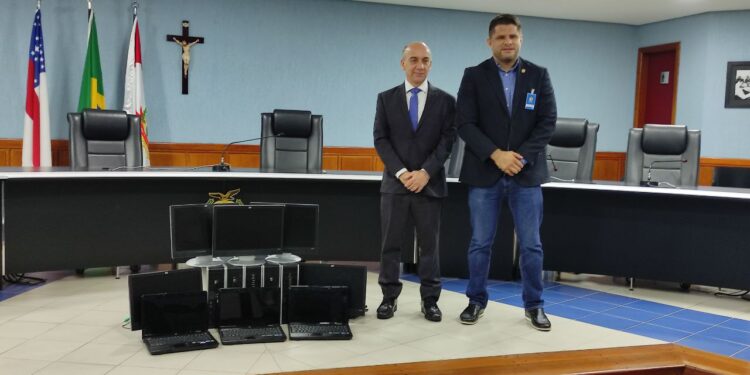 Tribunal de Contas doa equipamentos para a SSP-AM