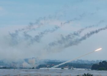 Várias companhias aéreas suspendem voos após ataque a Israel