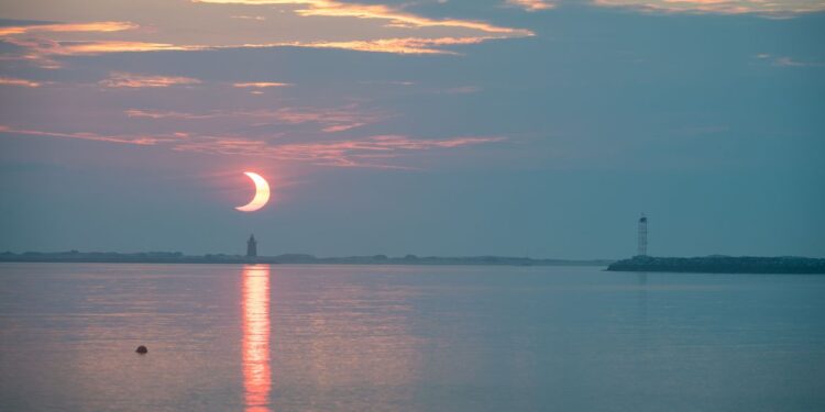 Eclipse anular do sol neste sábado poderá ser visto do Brasil