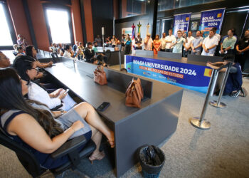Prefeito lança edital do Programa Bolsa Universidade com mais de 34 mil vagas em Manaus