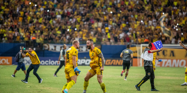 Na Arena da Amazônia lotada, Amazonas vence Botafogo-PB e conquista acesso histórico à Série B