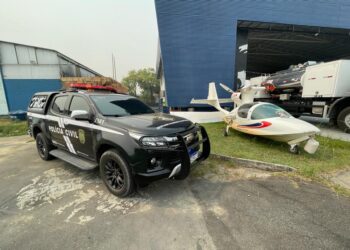 No Amazonas, polícia apreende avião utilizado no transporte de drogas por via aérea