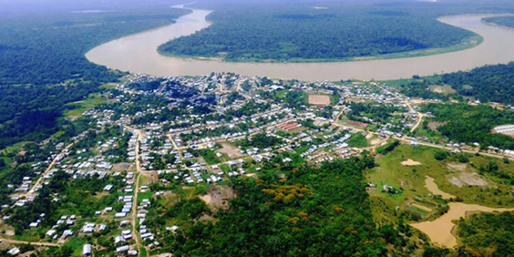 Prefeito de Atalaia do Norte diz que reduziu o próprio salário e de cargos de confiança para conter gastos