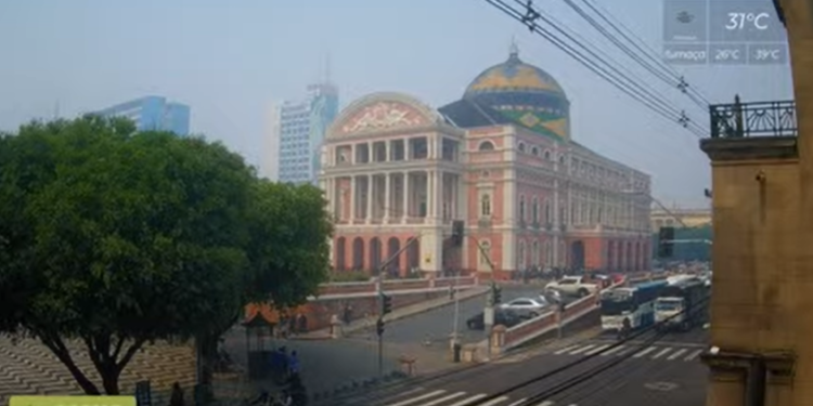 Fumaça das queimadas deixa ar insuportável em Manaus