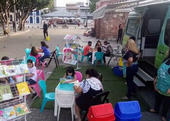 Programa Mania de Ler ganha edição especial no feriado (12/10), no Largo de São Sebastião