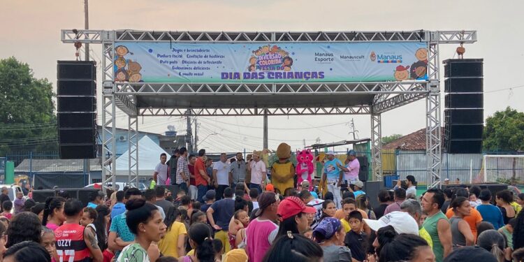 Prefeitura leva ‘diversão colorida’ para mais de 10 mil crianças da zona Leste da cidade