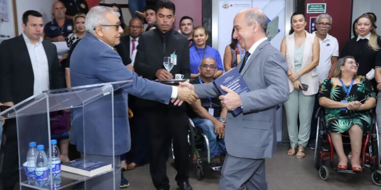 Homenageando a história, TCE-AM inicia comemorações de aniversário dos 73 anos