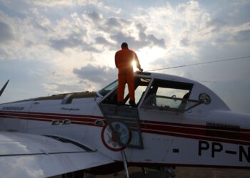 Governo recebe suporte de aeronaves para intensificar combate às queimadas