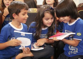 Escritores mirins lançam mais uma edição do livro Novos Talentos, neste sábado