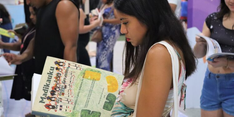 Mais de 2 mil livros são doados na 2ª edição da ação literária promovida pela Imprensa Oficial