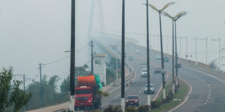 Saúde orienta população sobre cuidados essenciais para se proteger em meio à fumaça