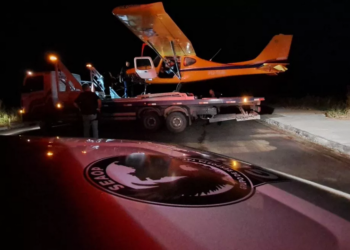 Polícia prende pilotos de aeronave suspeitos de realizarem transporte de drogas por via aérea