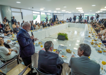 Dificilmente chegaremos a meta de déficit zero em 2024, diz Lula