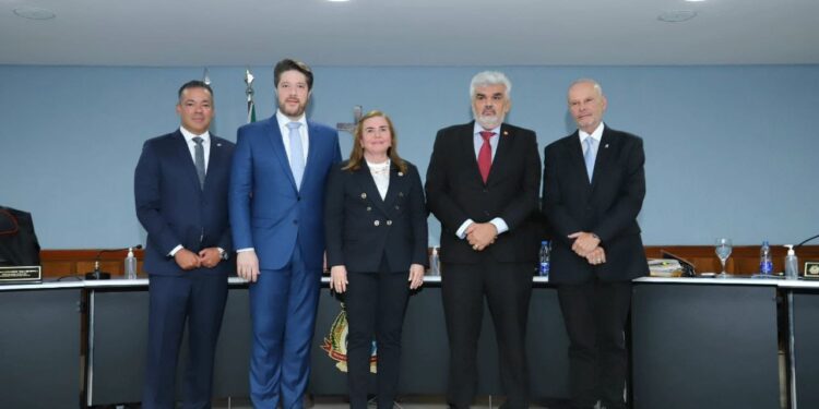 Conselheira Yara Lins dos Santos é a nova presidente do TCE-AM para biênio 2024-2025