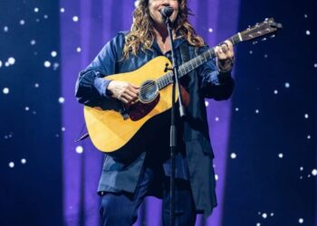 ‘Ana canta Cássia’ tem virada de lote em Manaus