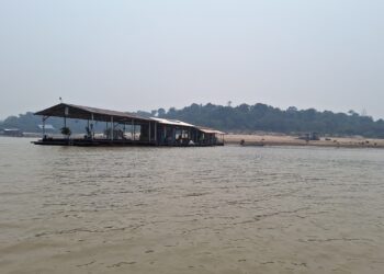 Estiagem: Vazante do rio Tarumã-Açu fecha flutuantes e causa prejuízos