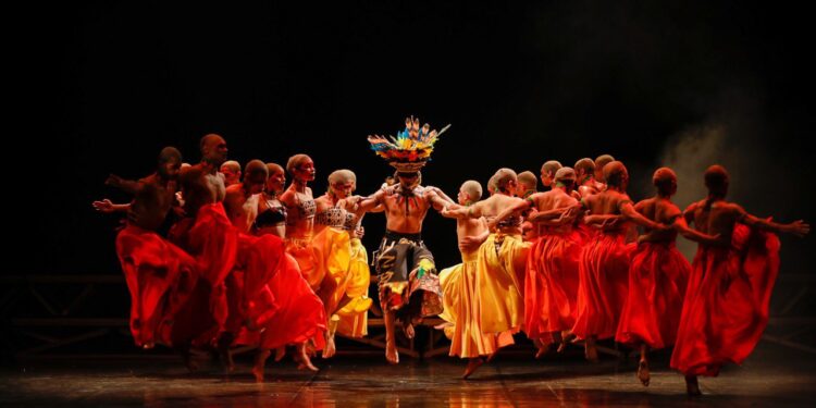 Balé Folclórico do Amazonas estreia novo espetáculo no Teatro Amazonas
