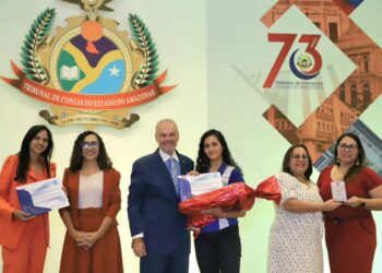 Promovendo educação e cultura, TCE-AM premia estudantes da rede pública em comemoração aos 73 anos da Corte
