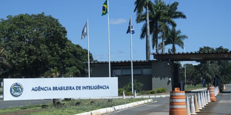 PF investiga uso indevido de GPS por servidores da Abin