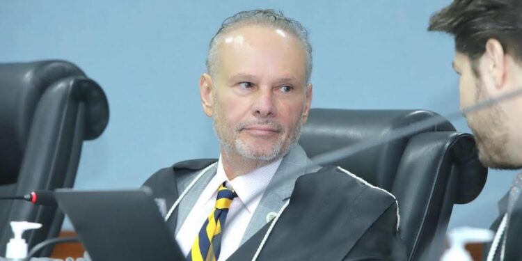 Conselheiro do TCE-AM suspende Processo Seletivo da Semsa de Boca do Acre
