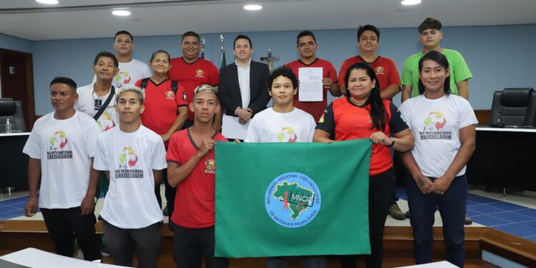 TCE-AM realiza doação de mais de 40 móveis para a Associação de Catadores de Materiais Recicláveis – Nova Recicla