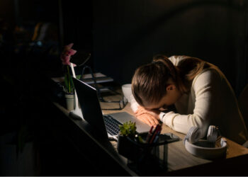 Síndrome de Burnout: psicóloga indica sinais, causas e soluções
