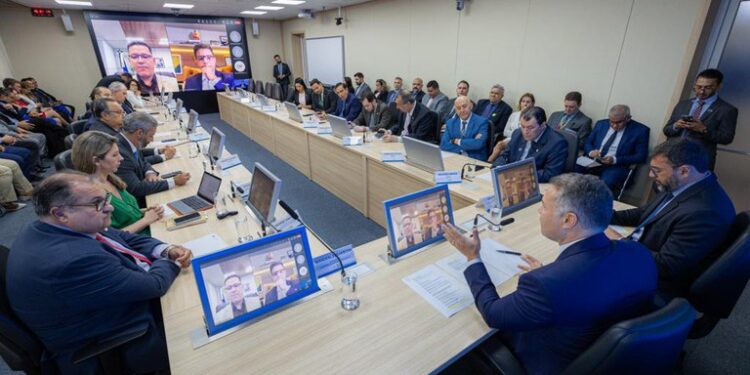 Grupo ouve governadores e parlamentares e apresenta plano de trabalho para a BR-319/AM/RO