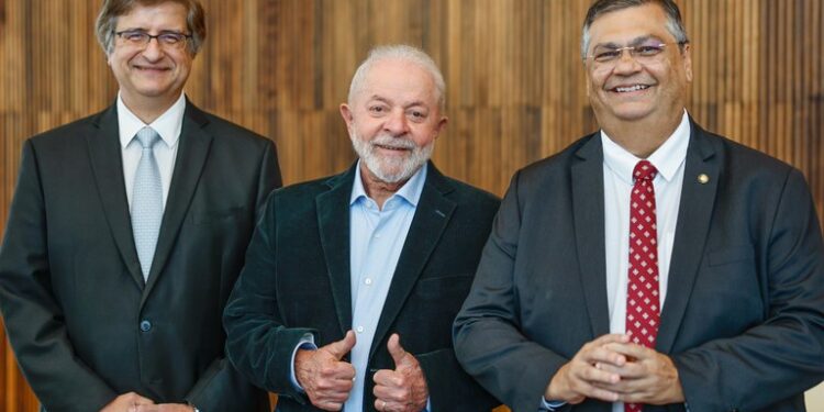 Presidente Lula indica Flávio Dino ao STF e Paulo Gonet à PGR