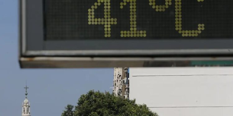Calor: Defesa Civil alerta para aumento das temperaturas; AM na lista de estados