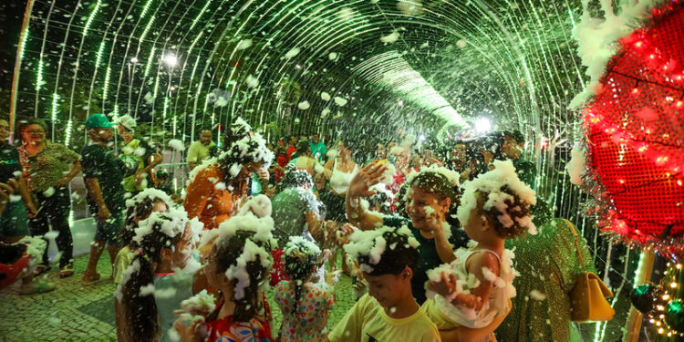 Manaus lança 3ª edição do ‘Natal das Águas’ na Ponta Negra