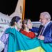 Presidente recebe 32 repatriados de Gaza na chegada a Brasília