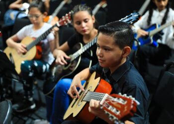 Alunos do curso de música infantil do Liceu Cláudio Santoro realizam mostra de fim de ano