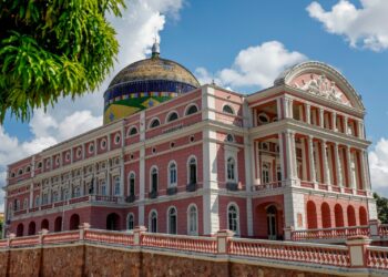 Teatro Amazonas divulga novas datas para espetáculos adiados 