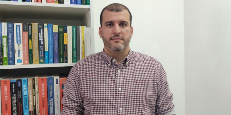 Economista reforça a importância do preparo de consumidor e do comércio
